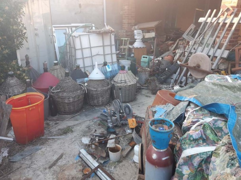 Gestione illecita di rifiuti pericolosi e discarica abusiva: denunciato un 44enne di Mirabello